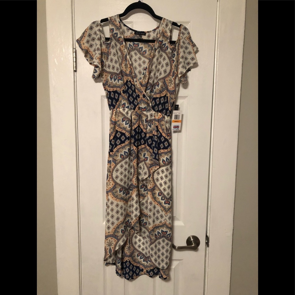 [NWT] Maxi. Open Shoulder. Print Dress 💃🏼